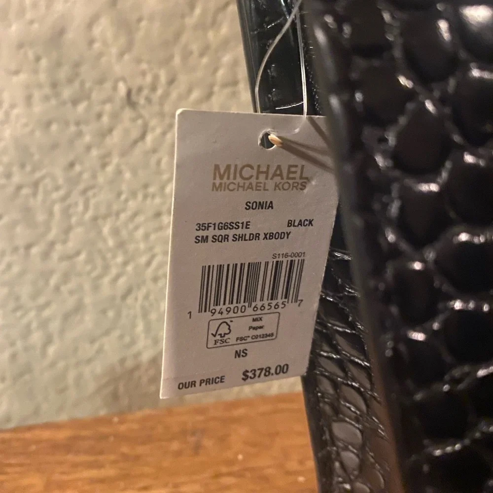 Sold MICHAEL KORS SONIA SMALL SHOULDER CROSSBODY BAG BLACK LEATHER GOLD NEW - Picture 16 of 16